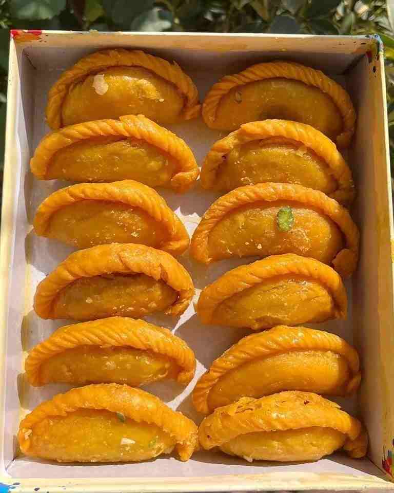 Kesar Gujiya (Hira's Sweets, Shahdara)