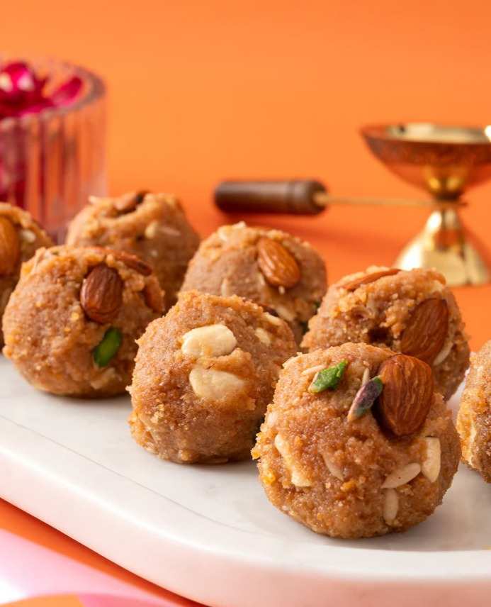 Special Pinni (Hira's Sweets, Shahdara)