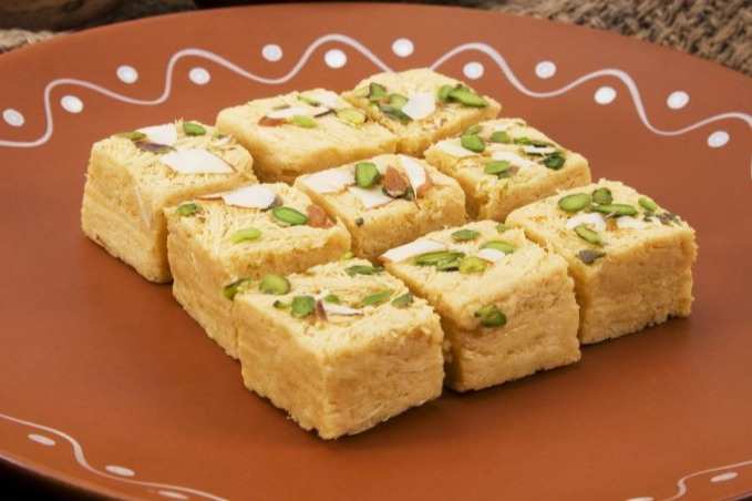 Special Patisa(Madan Lal Halwai, Lahore Wale, Delhi)