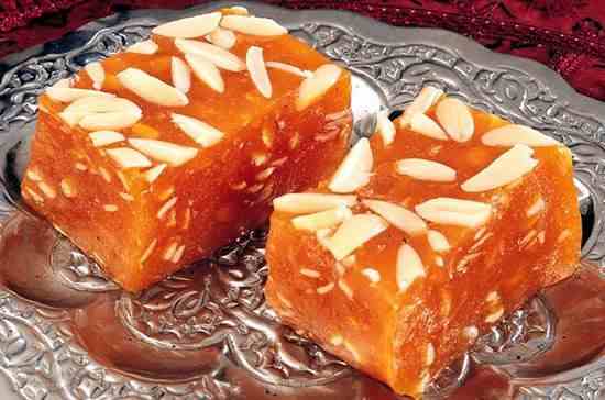 Badam Karachi Halwa (Chaina ram Sweets, Chandni Chowk)