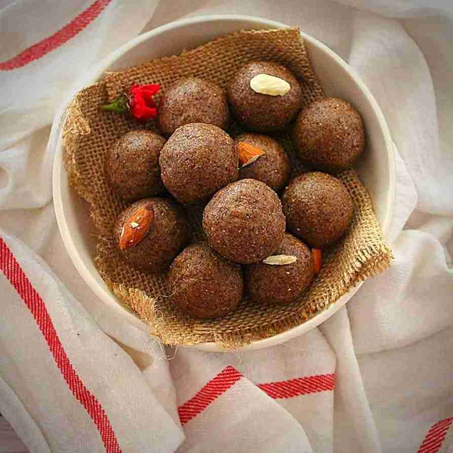 Alsi Pinni (Ram Lal Hakumat Rai & Sons, Jagraon)