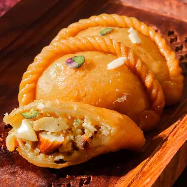 Kesar Gujiya (Hira's Sweets, Shahdara)